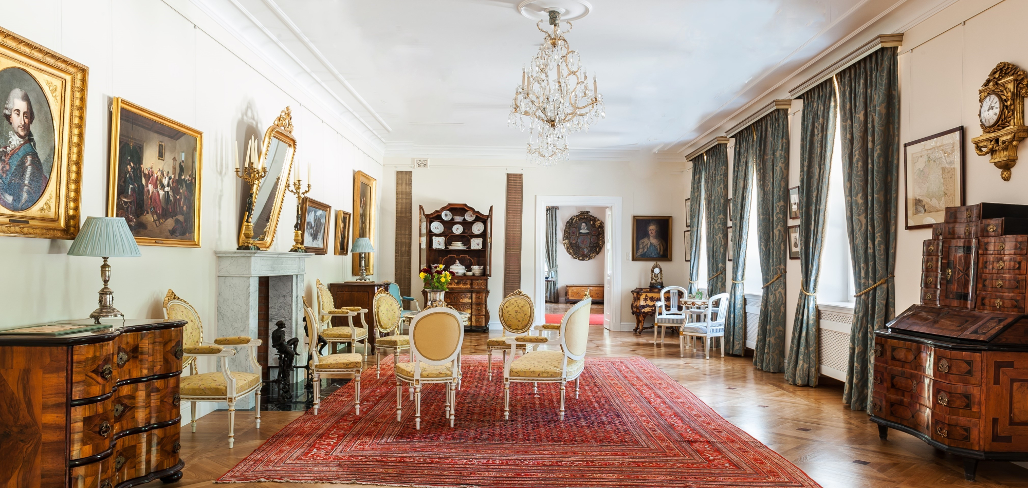 Muzeum w Warce, projektowanie wnętrz muzealnych, projektowanie wnętrz historycznych, konserwacja mebli i dzieł sztuki, projektowanie stylowych dekoracji okiennych, projektowanie wnętrz stylowych, projektowanie wnętrz klasycznych, projektowanie wnętrz ponadczasowych